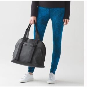 LULULEMON High Times Pants leggings Luon Spray shocking blue size 4